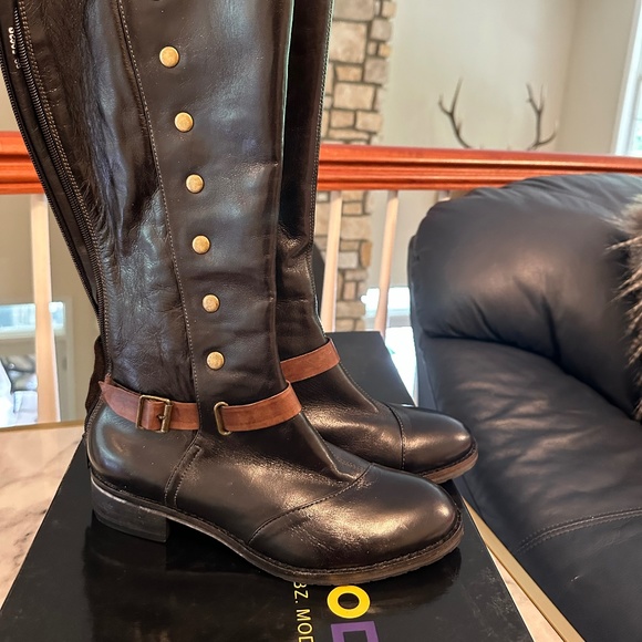 NEW NEVER WORN Everybody by BZ MODA Gorgeous Italian leather boots - Picture 1 of 9